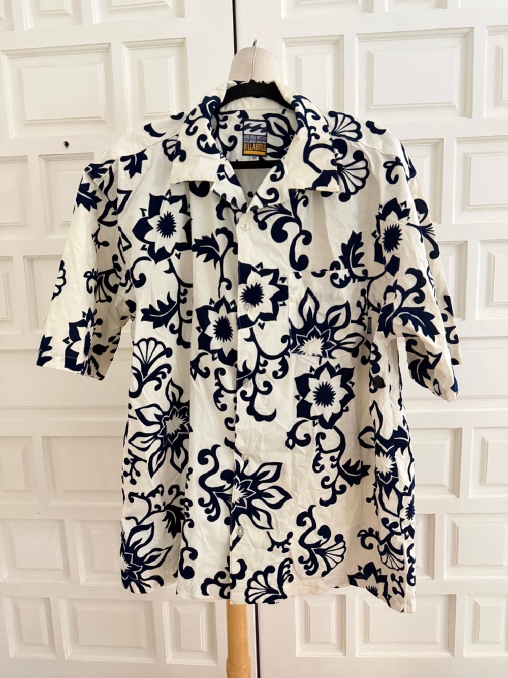 Billabong Men’s XL 100% Cotton Floral Button Up Shirt Short Sleeve Surf Casual